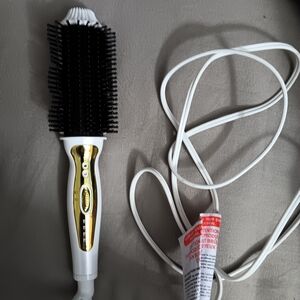 Elle Heated Volumizing Brush Curl Waves & Straightens Corded